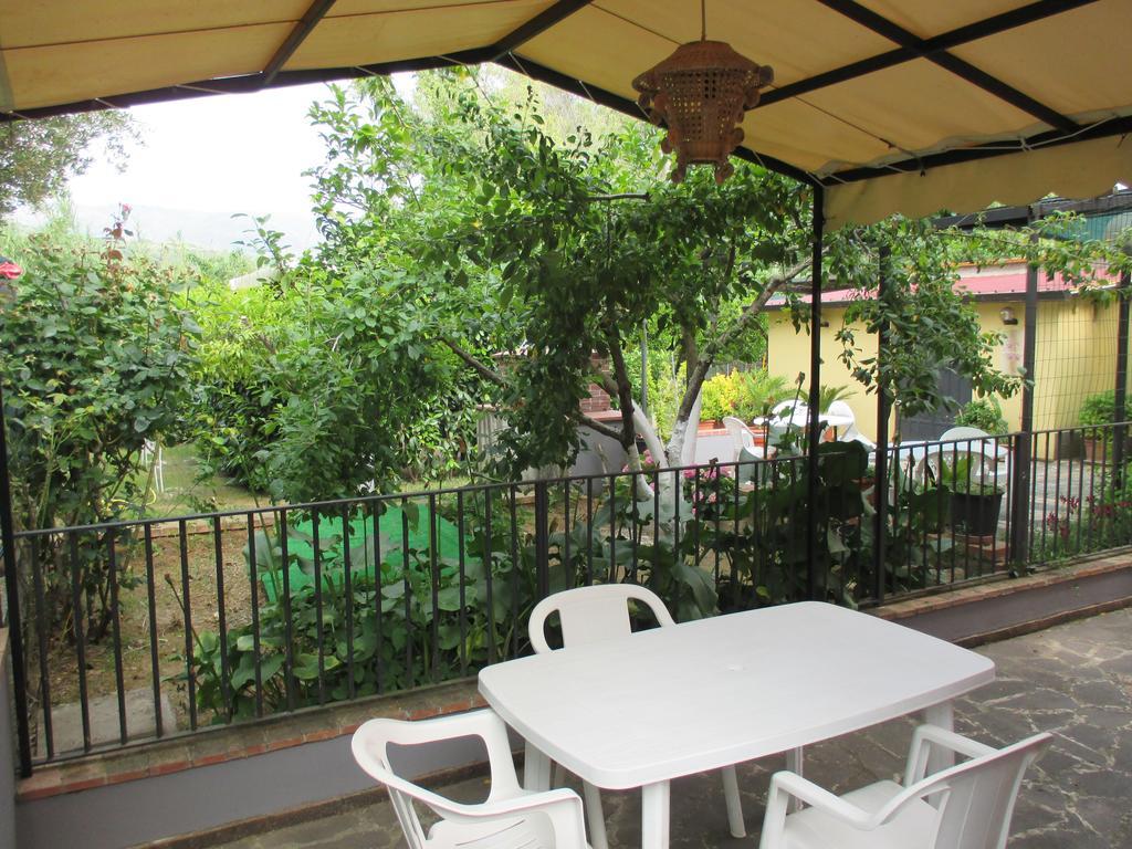 Palinuro Casa Vacanze "Donna Antonia" מראה חיצוני תמונה