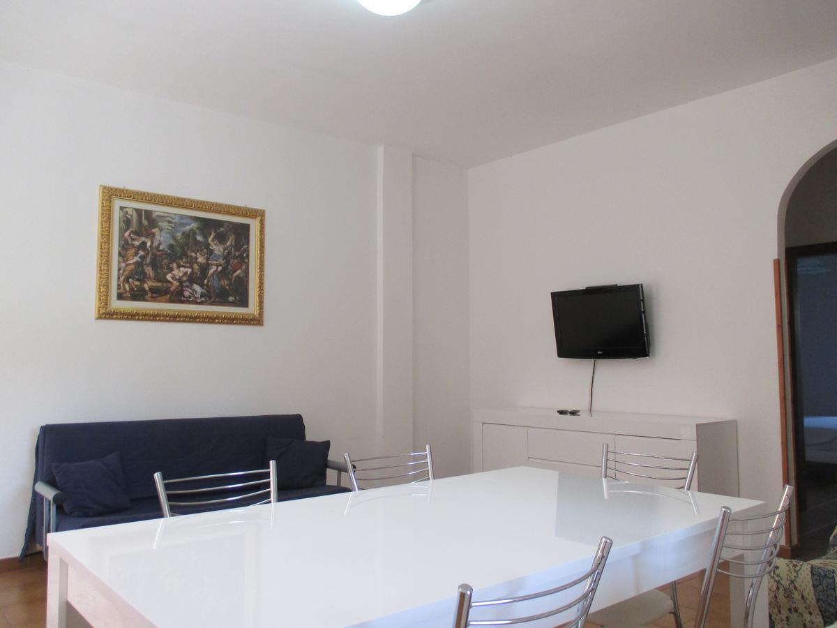 Palinuro Casa Vacanze "Donna Antonia" מראה חיצוני תמונה